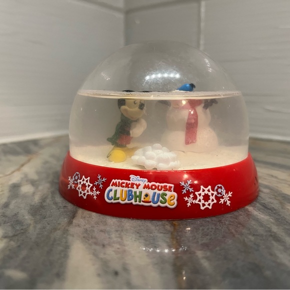 Mickey Mouse Clubhouse Plastic Snowglobe Donald Duck Snowman Disney - Picture 2 of 4